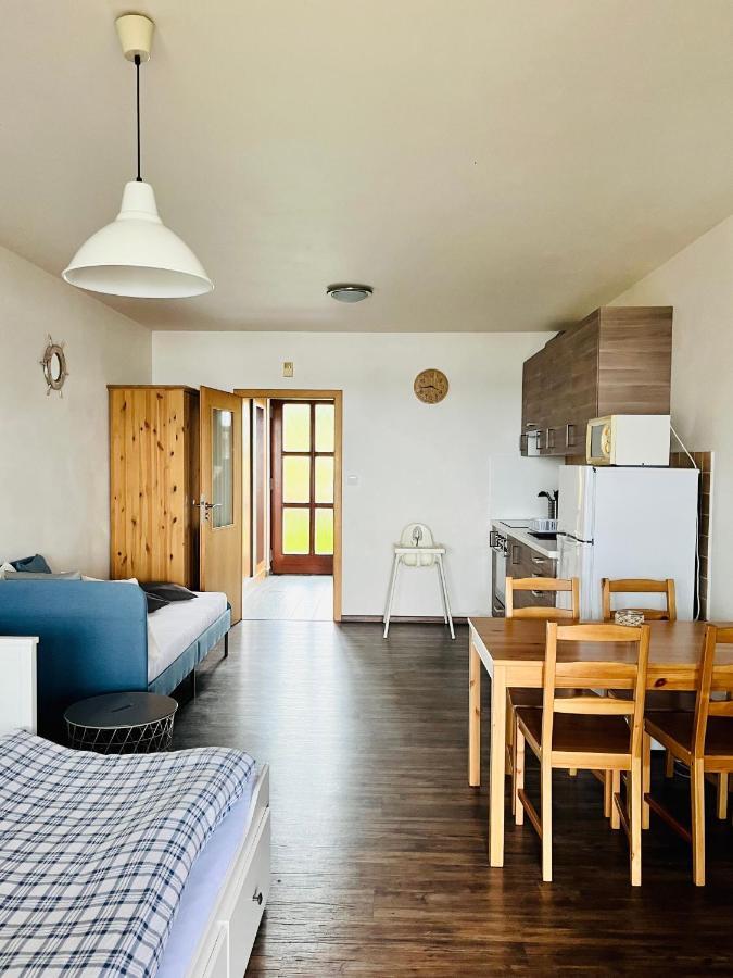 Apartman Plachetnice Frymburk Eksteriør bilde